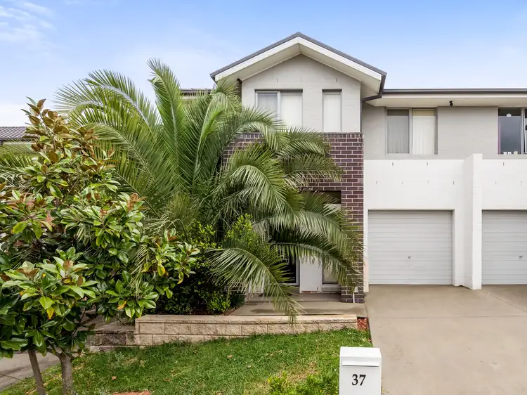 37 Sovereign Circuit, Glenfield NSW 2167