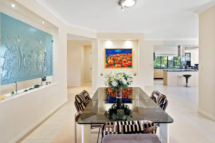 11 Tussock Crescent, Elanora QLD 4221