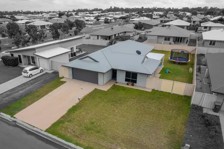 Second view of Homely house listing, 3 Singleton Court, Emerald QLD 4720