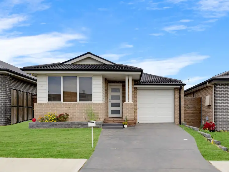 14 Parrott Street, Elderslie NSW 2570