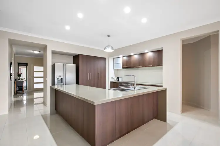 Sixth view of Homely house listing, 8 Equinox Close, Tarneit VIC 3029