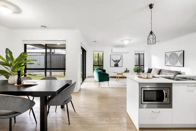 Fifth view of Homely house listing, 5 Penstemon Street, Craigieburn VIC 3064