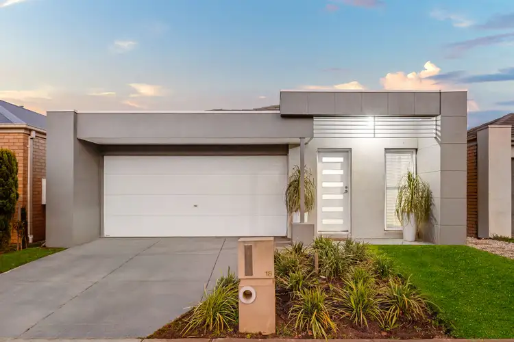 18 Jonah Parade, Deer Park VIC 3023