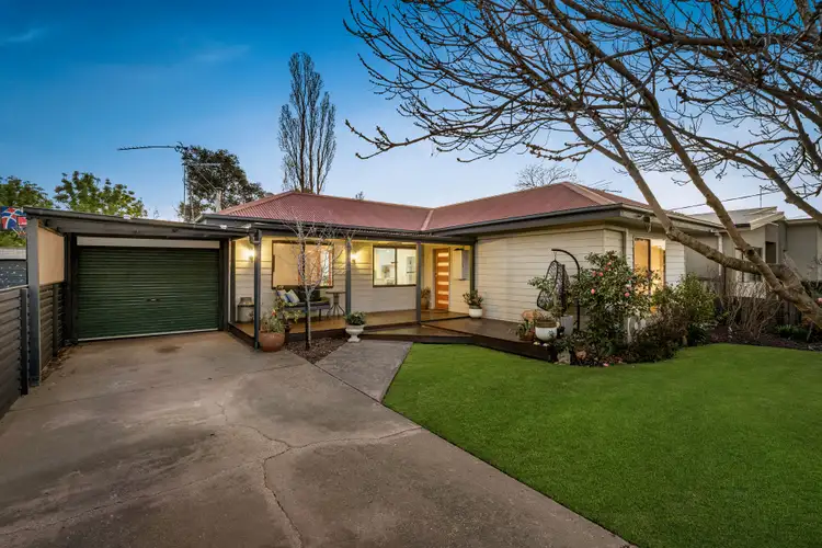 8 Snodgrass Street, Pakenham VIC 3810