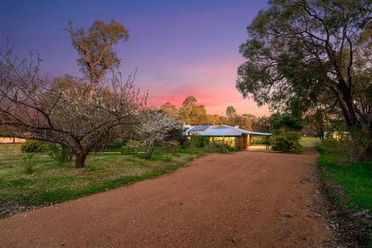 660 Houston Street, Sawyers Valley WA 6074