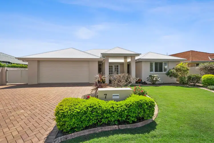 7 Pembroke Avenue, Pelican Waters QLD 4551