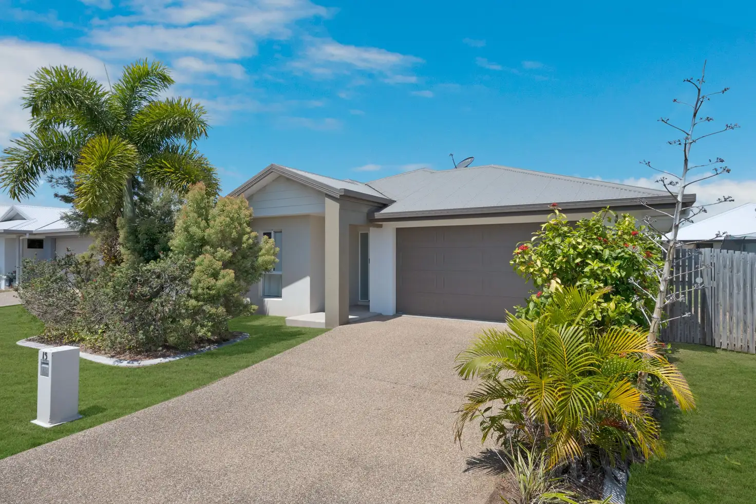 Main view of Homely house listing, 15 Ellenor Street, Mount Low QLD 4818