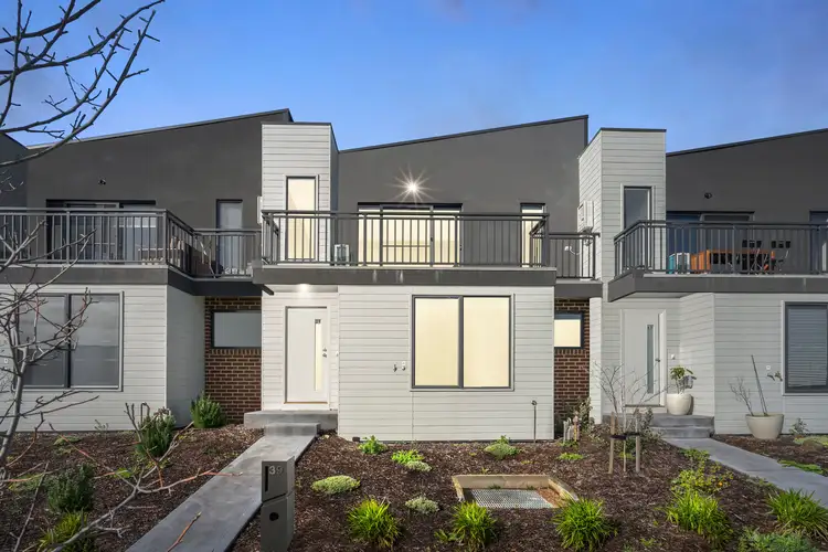39 Strathlea Drive, Cranbourne West VIC 3977