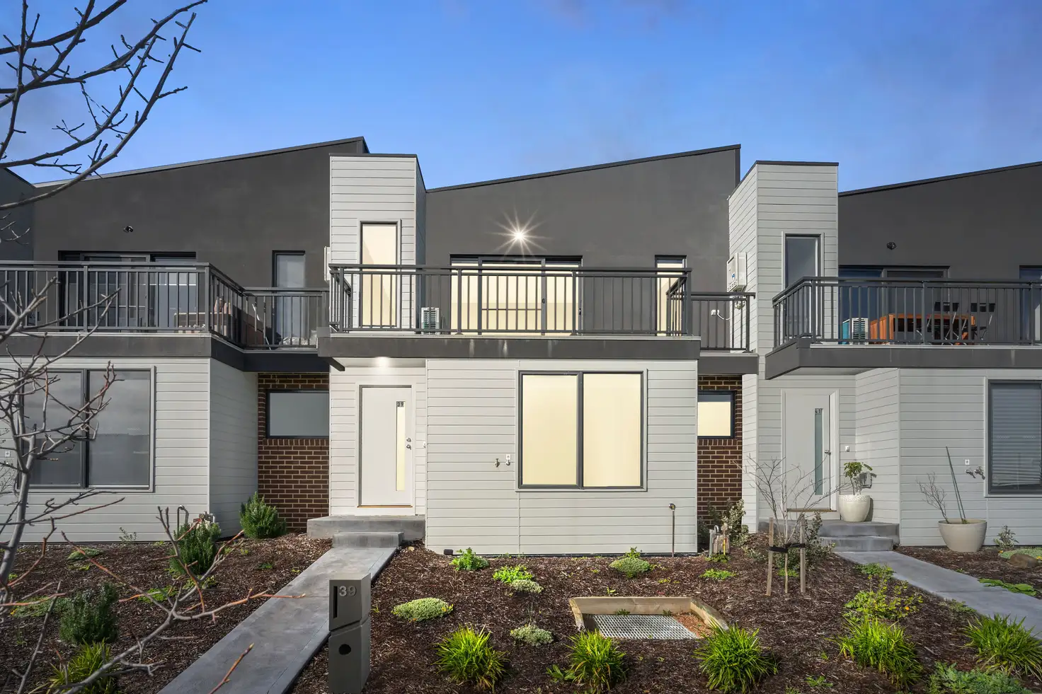 Main view of Homely unit listing, 39 Strathlea Drive, Cranbourne West VIC 3977