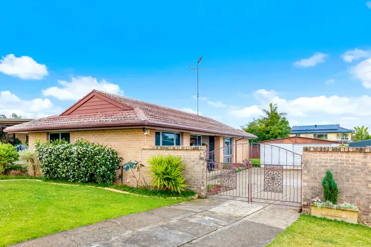 6 Colling Avenue, Werrington County NSW 2747