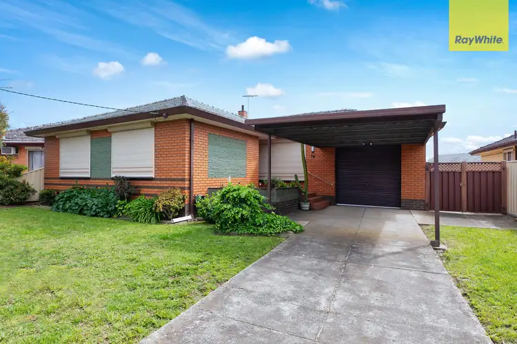 16 Clacton Street, St Albans VIC 3021
