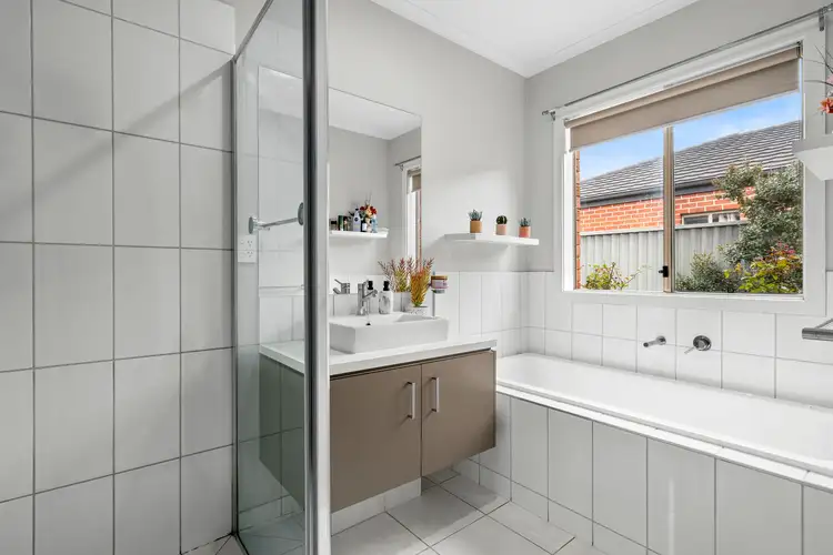 Fifth view of Homely house listing, 37 Grand Lakes Way, Lara VIC 3212