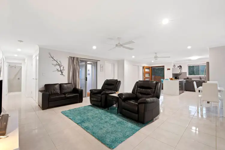 8 Friarbird Place, Pomona QLD 4568