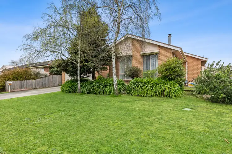 33 Towong Street, Alfredton VIC 3350