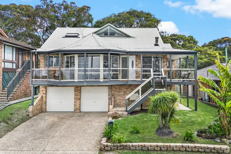 37 Scenic Drive, Caves Beach NSW 2281