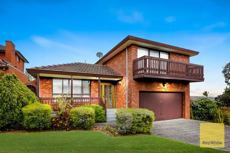 54 Joseph Banks Crescent, Endeavour Hills VIC 3802