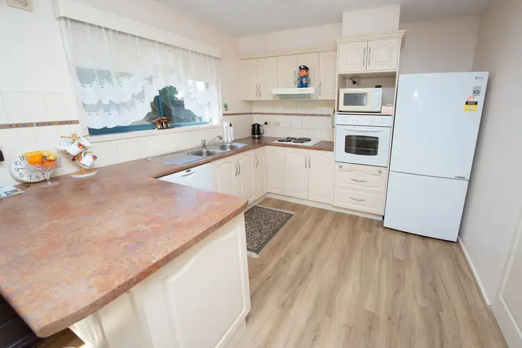Sixth view of Homely house listing, 4/11 Wonnon Court, Swan Hill VIC 3585