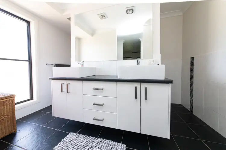 Seventh view of Homely house listing, 8 Selkirk Avenue, Dubbo NSW 2830
