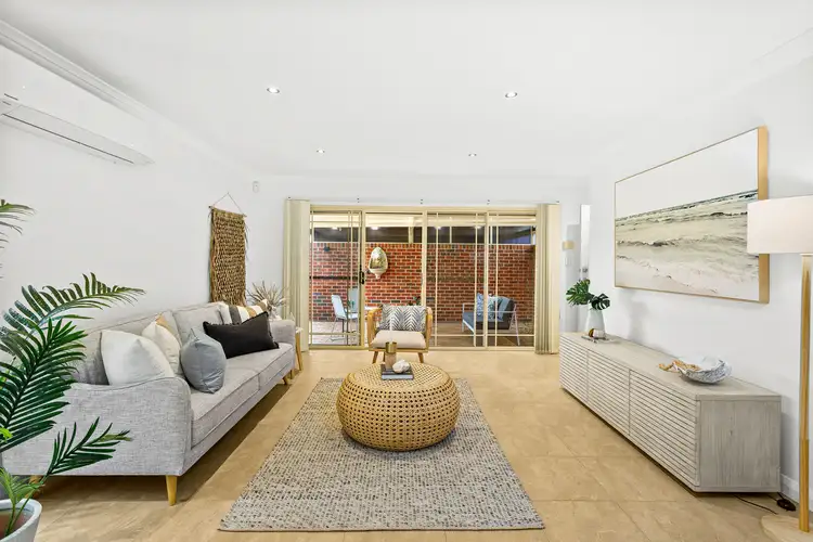 Main view of Homely villa listing, 3/2-4 Bellevue Road, Figtree NSW 2525