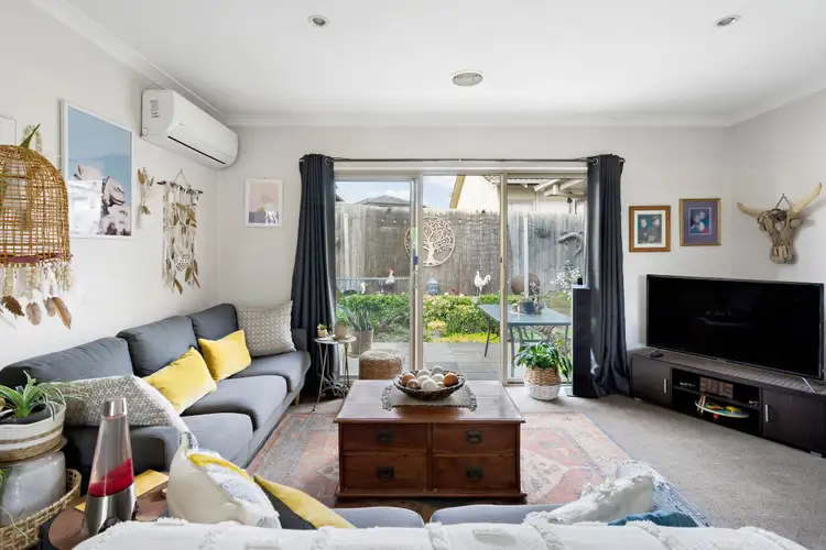 Third view of Homely unit listing, 1/6 Karri Court, Frankston North VIC 3200