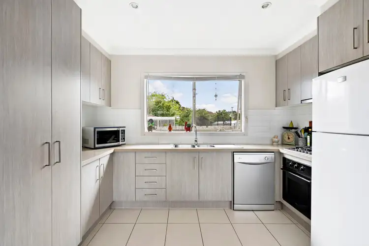 Fourth view of Homely unit listing, 1/6 Karri Court, Frankston North VIC 3200