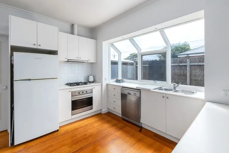 2/4 Warranilla Avenue, Rosebud VIC 3939