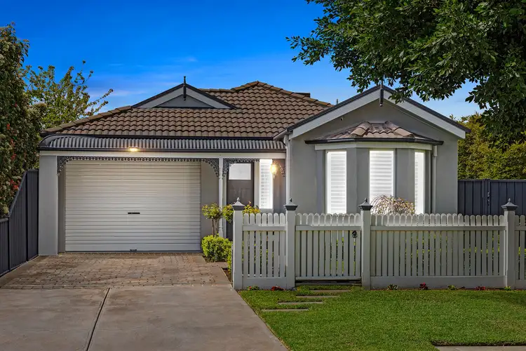 42 Milburn Circuit, Caroline Springs VIC 3023