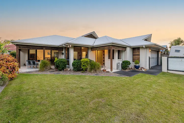 Second view of Homely house listing, 4 Dasen Street, Thornlands QLD 4164