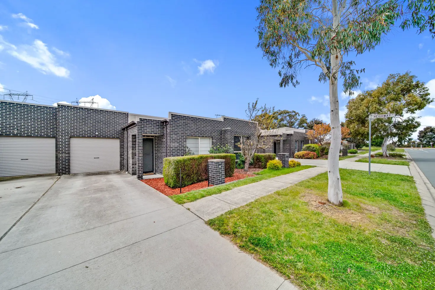 Main view of Homely townhouse listing, 87 Eccles Circuit, Macgregor ACT 2615