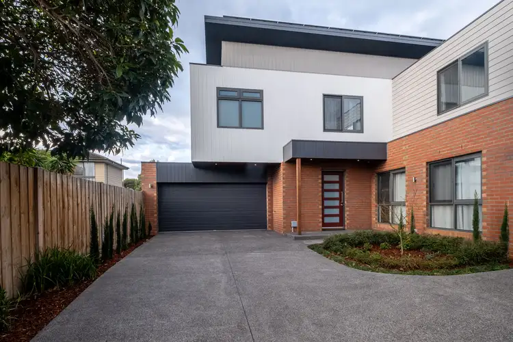 2/17B East Road, Seaford VIC 3198