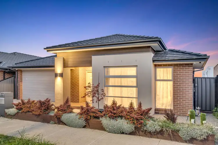 8 Coronado Avenue, Craigieburn VIC 3064