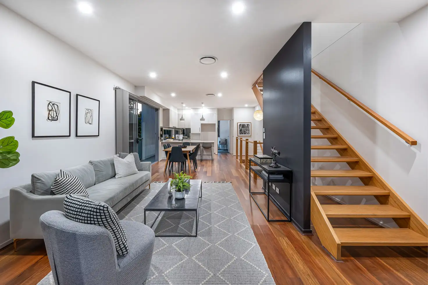 Main view of Homely townhouse listing, 1/10 Hilda Street, Hamilton QLD 4007