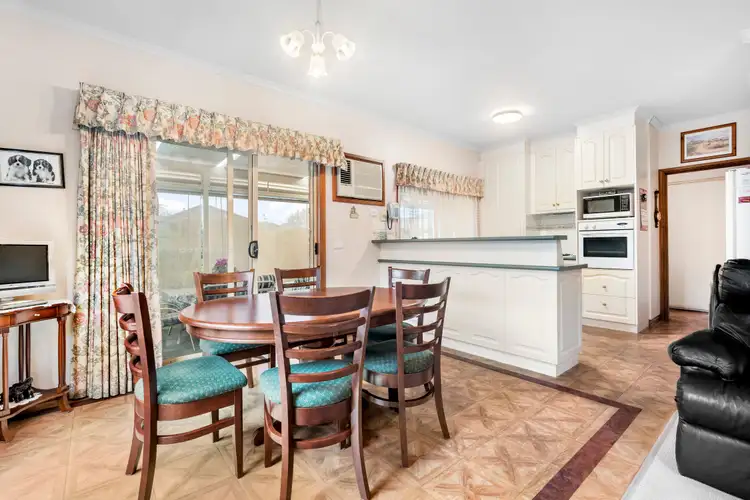 Sixth view of Homely house listing, 8 Garden Court, Lake Gardens VIC 3355