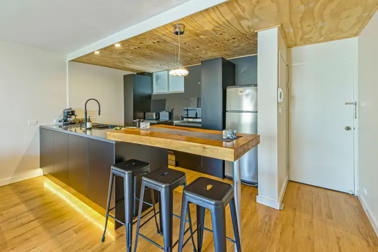 10/11 Paradise Island, Surfers Paradise QLD 4217