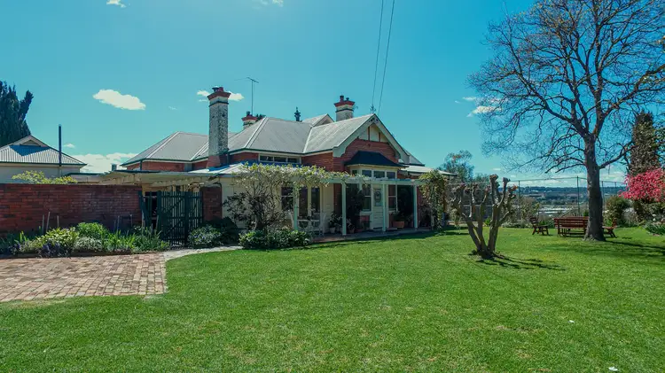 9 Davey Street, Inverell NSW 2360