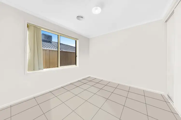 Third view of Homely house listing, 5 Webster Court, Carrum Downs VIC 3201