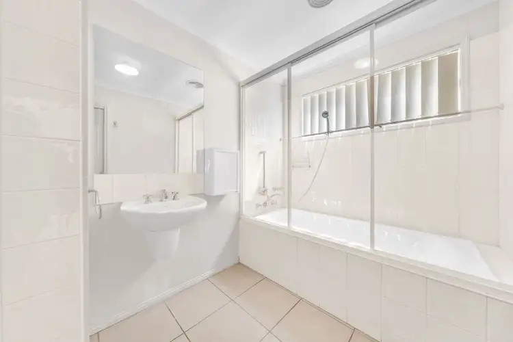 Sixth view of Homely house listing, 5 Webster Court, Carrum Downs VIC 3201