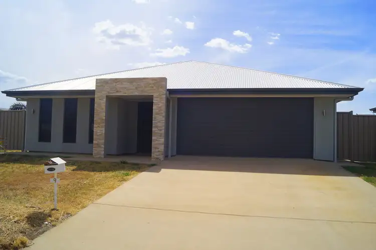 9 Lauren Drive, Emerald QLD 4720