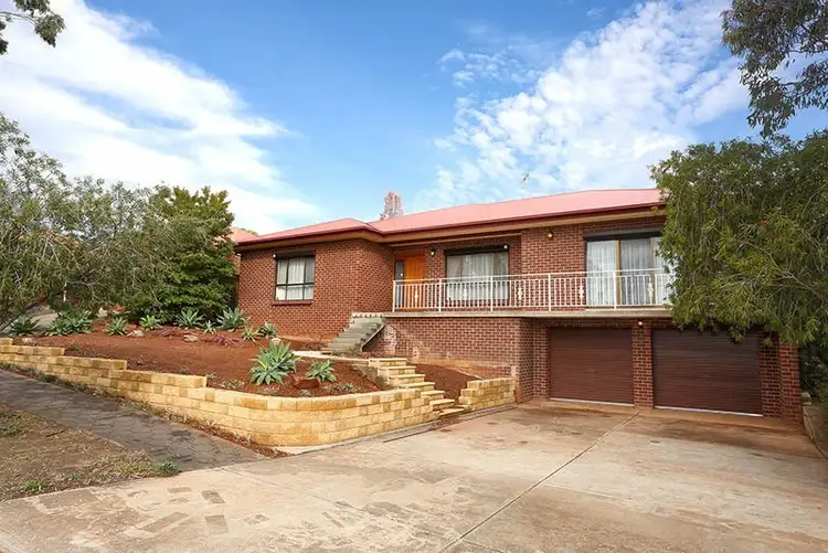 5 Meadow Lane, Gulfview Heights SA 5096
