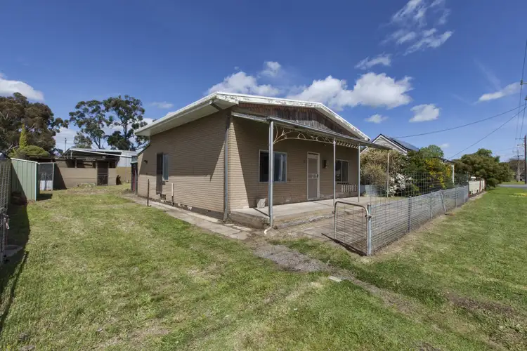 12 McLellan Street, Ararat VIC 3377