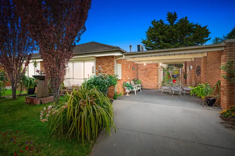 2/2 Weeden Drive, Werribee VIC 3030
