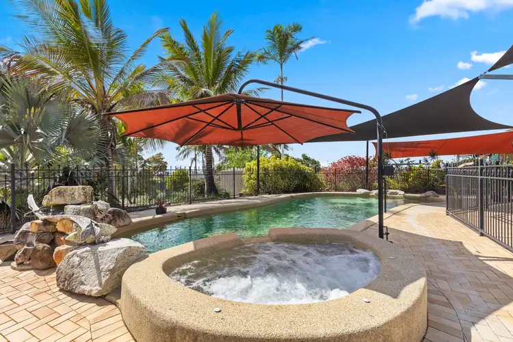 25 Woongoolbver Court, River Heads QLD 4655