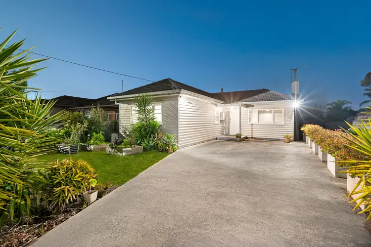 1/24 Glencairn Avenue, Deer Park VIC 3023