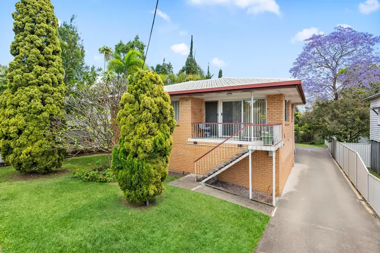27 Thomas Street, Greenslopes QLD 4120
