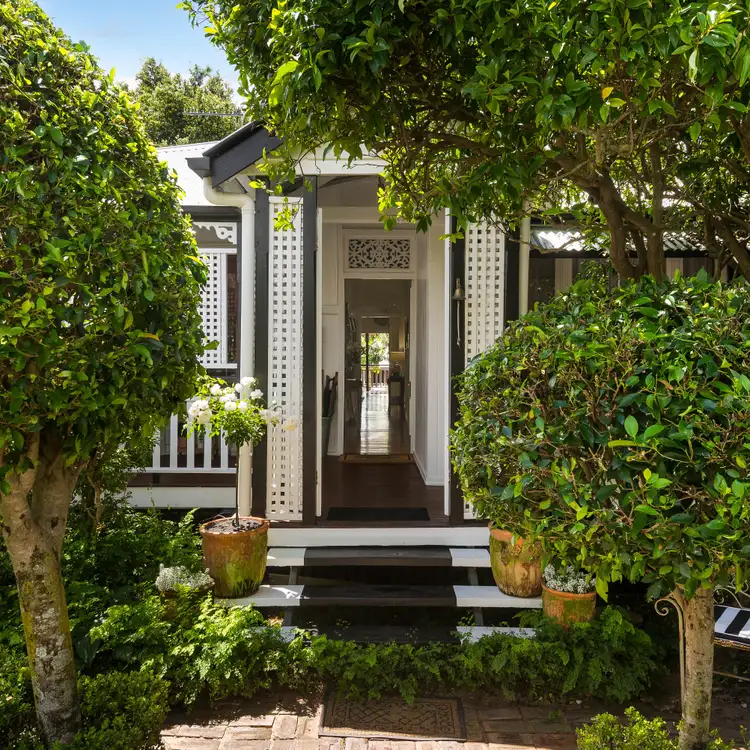 112 Brisbane Street, Bulimba QLD 4171