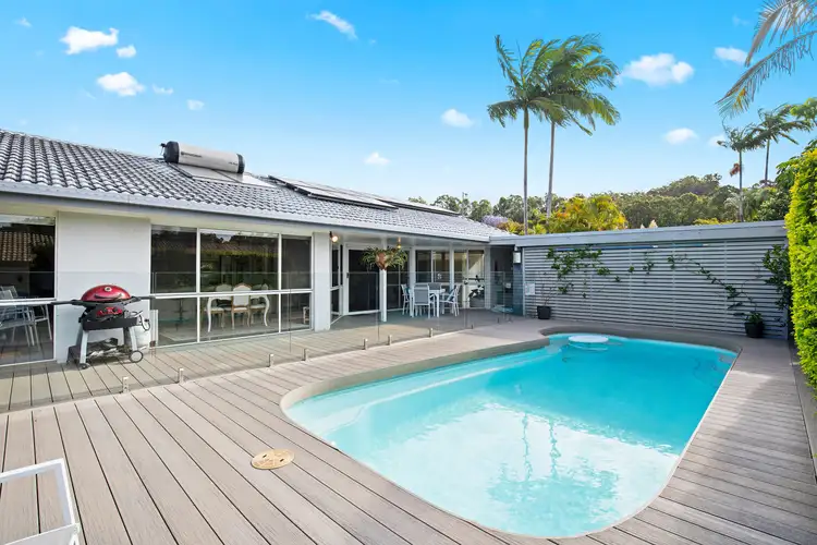 4 Bradstone Road, Carrara QLD 4211