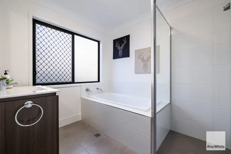 Fifth view of Homely house listing, 2/40 Highgrove Street, Thornlands QLD 4164