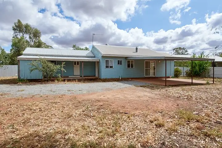 1 Mirrool Street, Coolamon NSW 2701