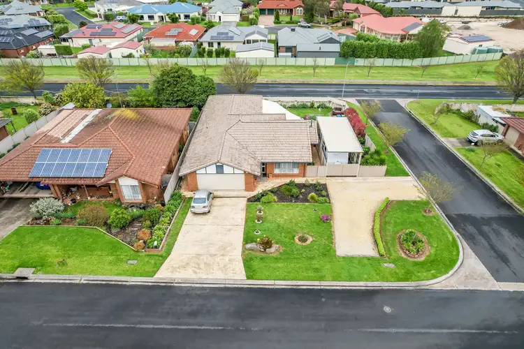 Second view of Homely house listing, 2 Marlow Court, Mount Gambier SA 5290