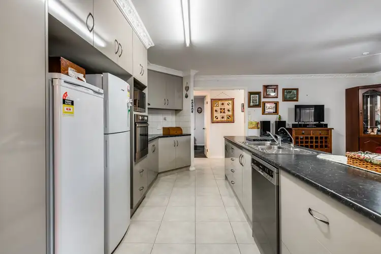 Fourth view of Homely house listing, 2 Marlow Court, Mount Gambier SA 5290
